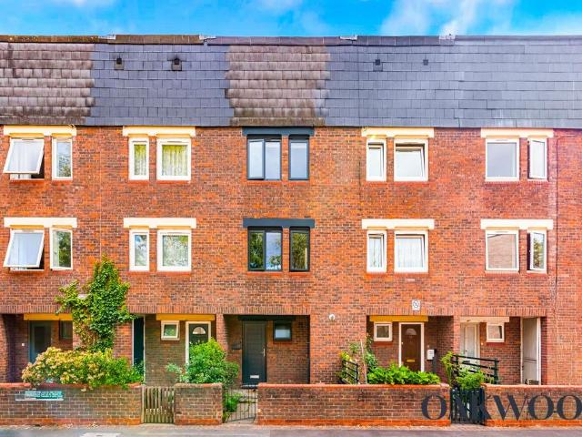 House for sale in Stoke Newington, Greater London