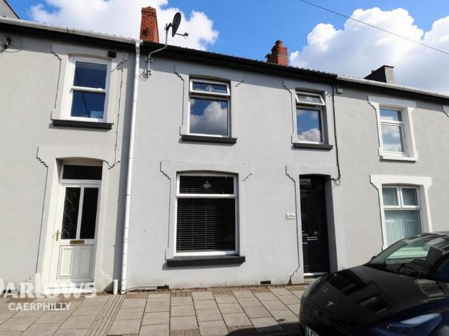House for sale in Tredomen, Hengoed