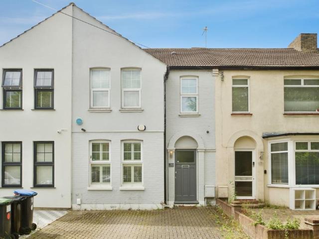 House for sale in Edmonton, Greater London