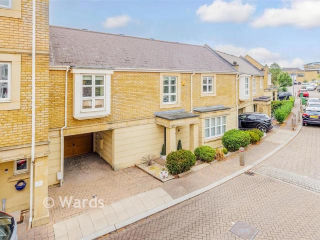 House for sale in Worcester Park Estate, Monks Orchard