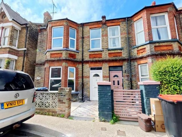 House for sale in Cliftonville West, Acol
