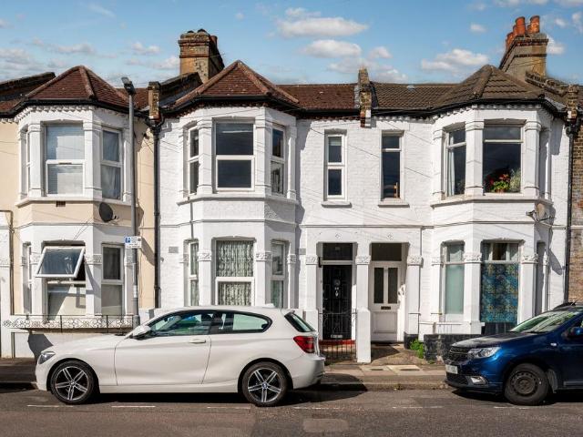 House for sale in London Borough of Lewisham, Deptford