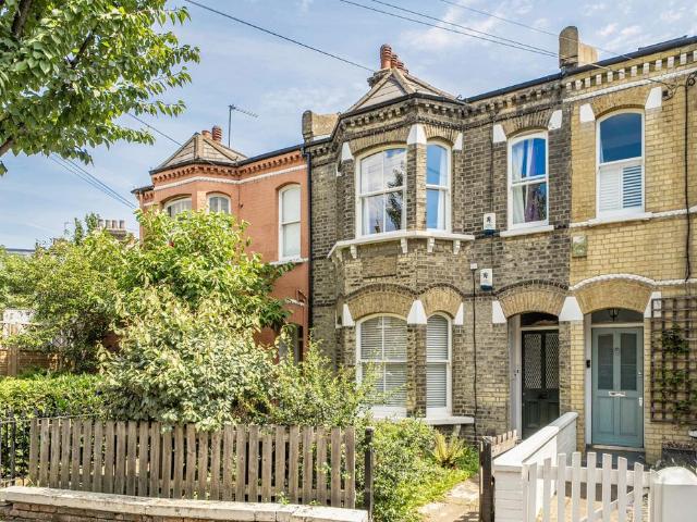 House for sale in Clapham Junction, Greater London