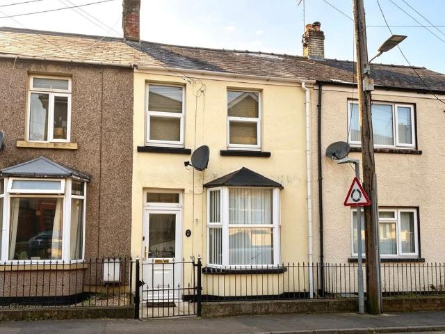 House for sale in Bromsberrow Heath, Gloucestershire