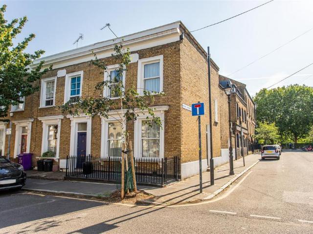 House for sale in Mile End, Greater London