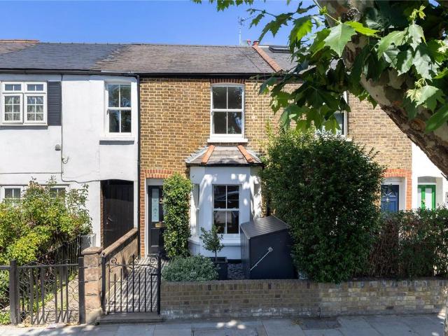 House for sale in North Sheen, Greater London
