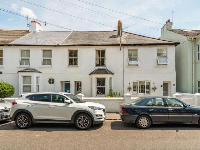 House for sale in Felpham, Clapham