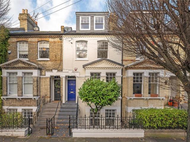 House for sale in West Kensington, Greater London
