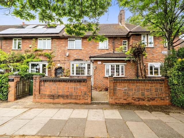 House for sale in Greater London