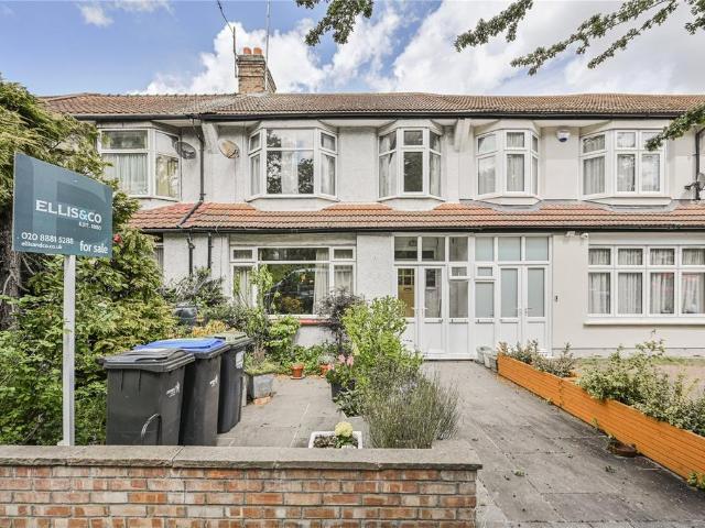 House for sale in New Southgate, Greater London