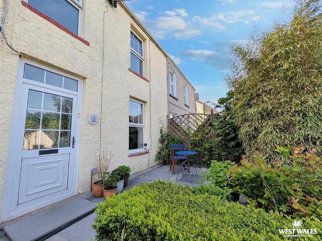 House for sale in Ferryside, Wales