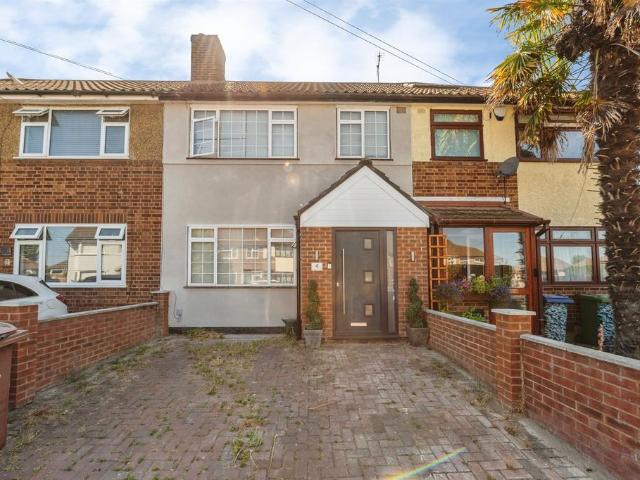 House for sale in Aveley, Essex