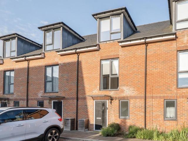 House for sale in Chichester, Littlecote