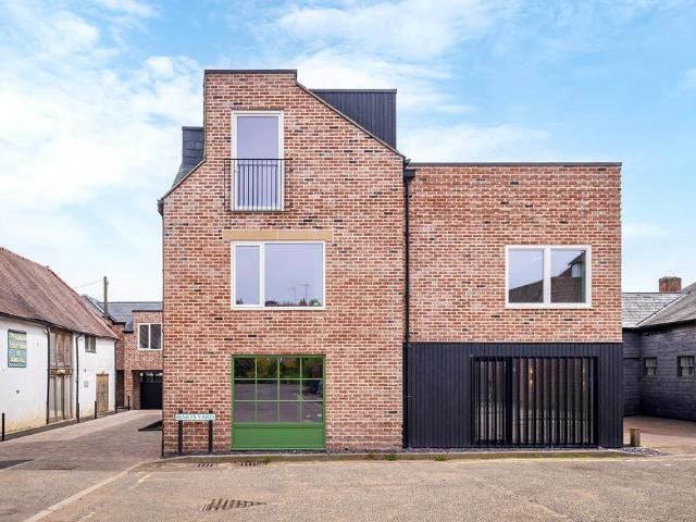 House for sale in Fole, Surrey