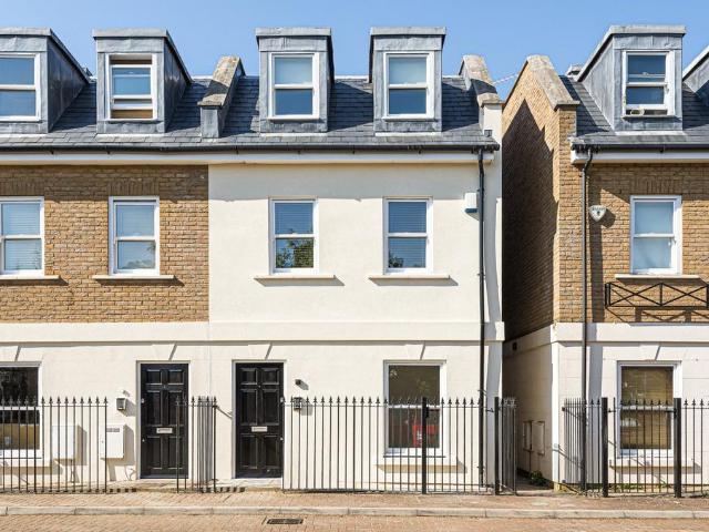 House for sale in Tulse Hill, Greater London