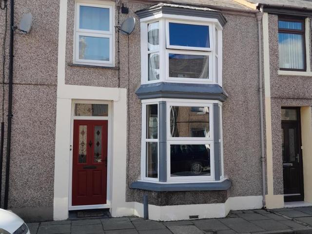 House for sale in Porthmadog