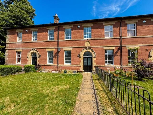 House for sale in Garlands