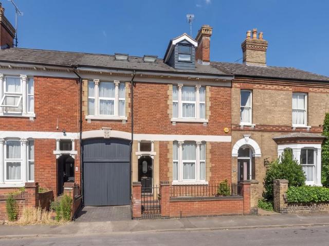 House for sale in Leighton-Linslade, Leighton Buzzard