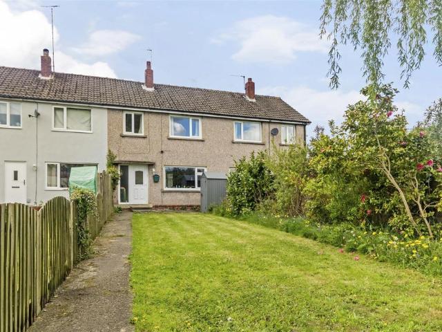 House for sale in Tranmere Park, Guiseley