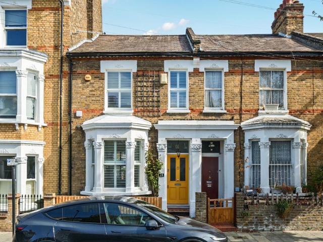 House for sale in Stockwell Park, Greater London