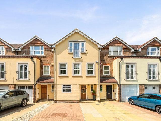 House for sale in London Borough of Croydon, Purley
