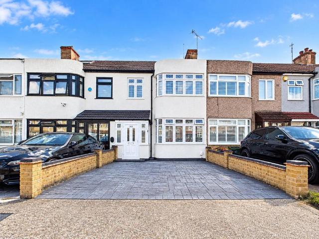 House for sale in Rush Green, Greater London