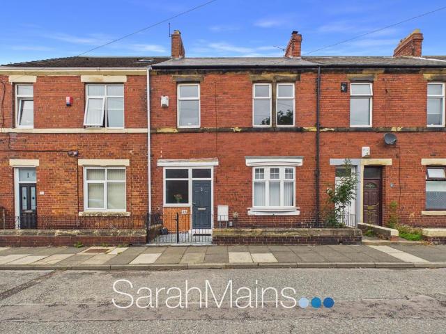 House for sale in Pelaw, Tyne And Wear