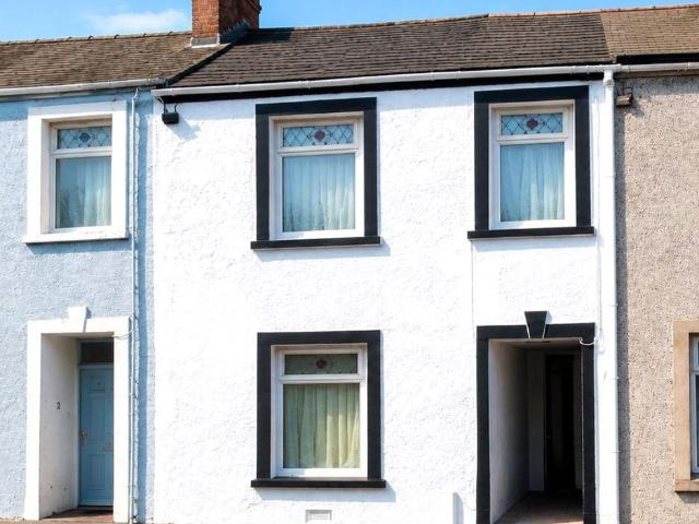 House for sale in Milford Haven, Wales