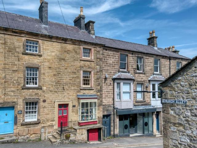 House for sale in Froggatt, East Midlands