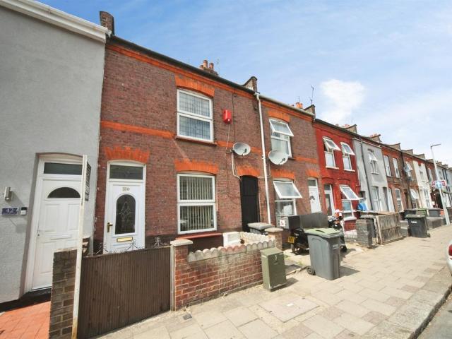 House for sale in Spring Park, Luton