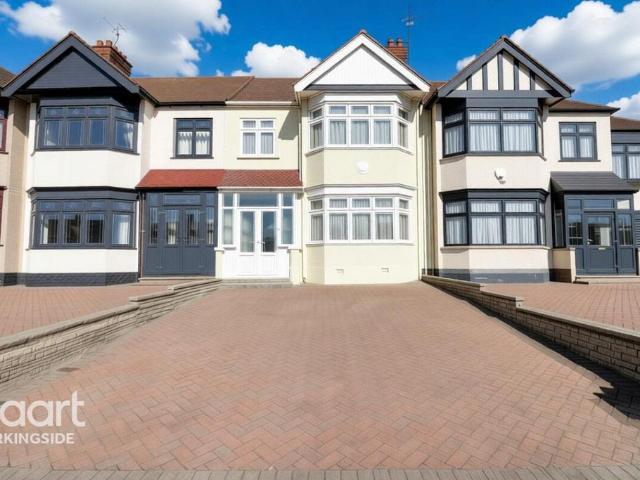 House for sale in London Borough of Redbridge, Greater London