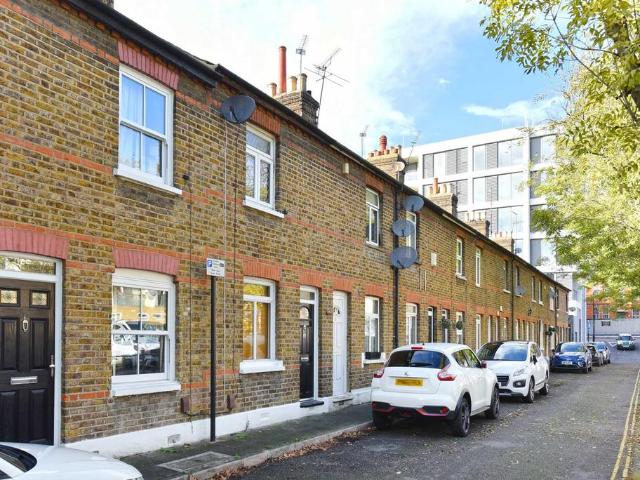 House for sale in London Borough of Ealing, Hanwell