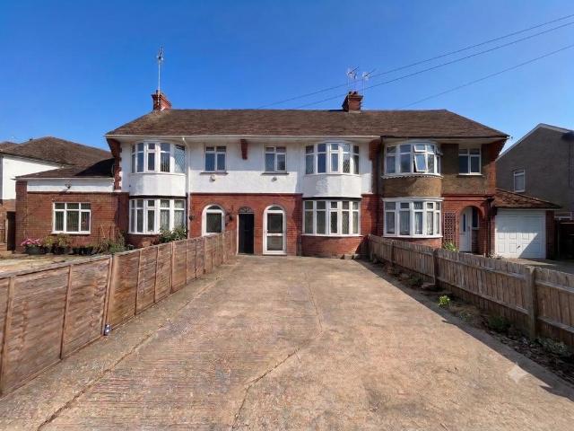 House for sale in Leagrave, Luton