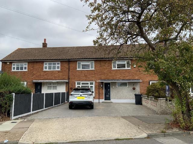 House for sale in Elm Park, Greater London