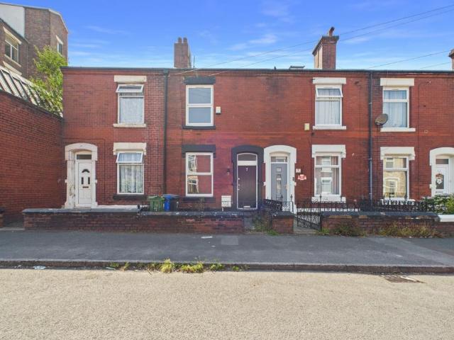 House for sale in Guide Bridge, Greenheys