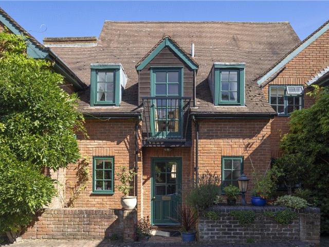 House for sale in Greater London