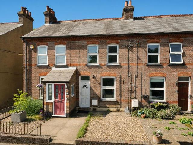 House for sale in Caddington, Bedfordshire