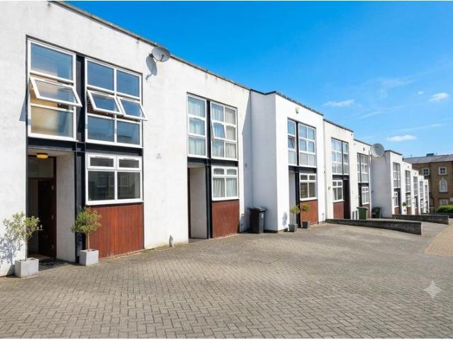 House for sale in London Borough of Lewisham, Forest Hill