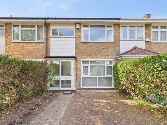 House for sale in Elm Park, Greater London