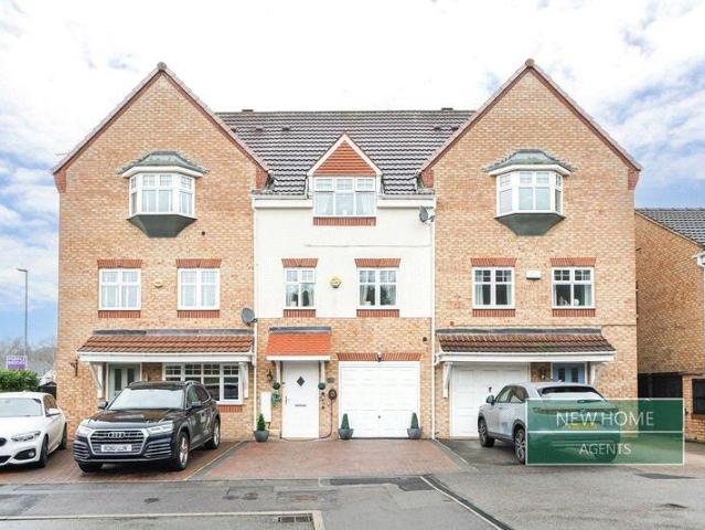House for sale in Berry Hill, Potters Corner