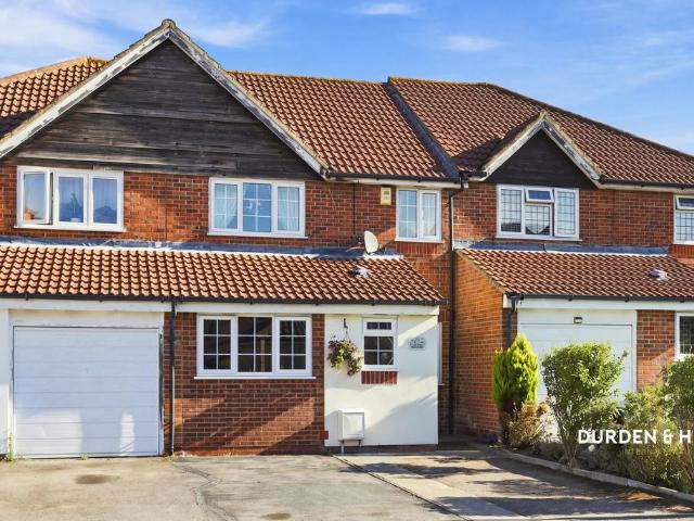House for sale in Badgers Dene, Grays