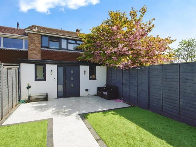 House for sale in Pucklechurch, South Gloucestershire