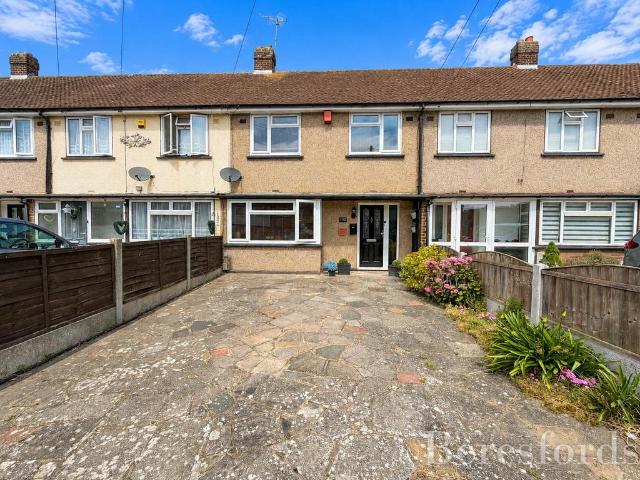 House for sale in Elm Park, Greater London