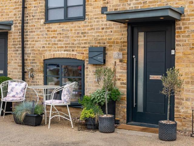 House for sale in Kings Hill, Colliers End