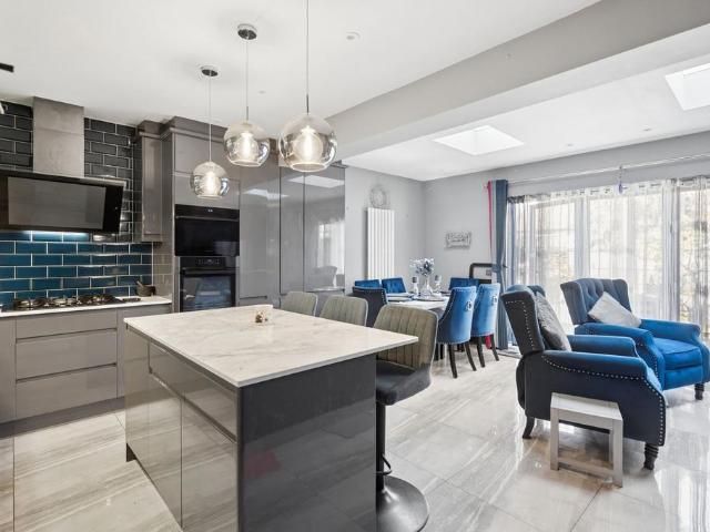 House for sale in Watford Rural, Batchworth