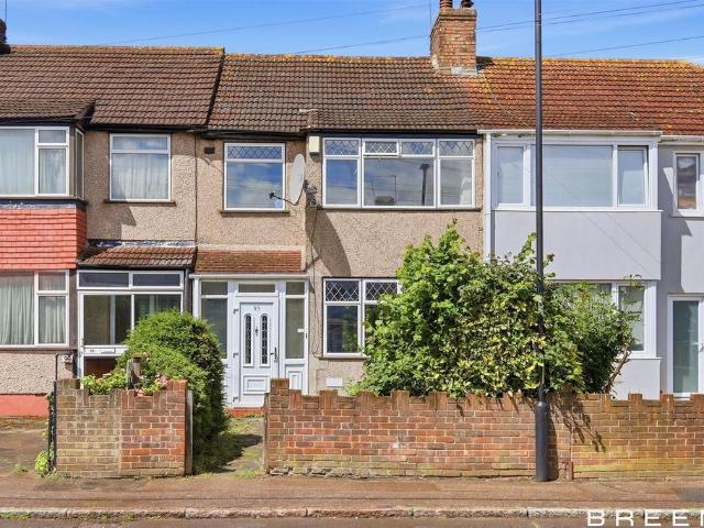 House for sale in Enfield Island Village, Greater London