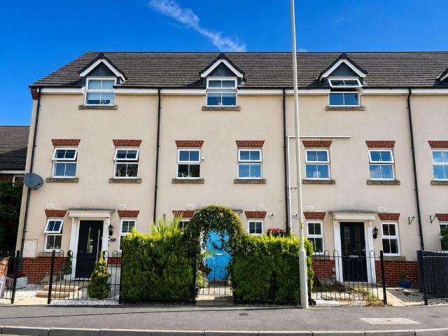 House for sale in Gloucester, Gloucestershire