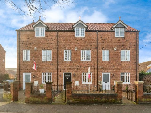House for sale in Thorne, South Yorkshire
