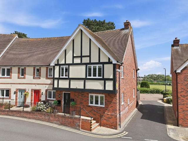 House for sale in Chipping Hill, Essex