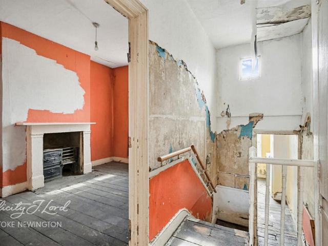 House for sale in Stoke Newington, Greater London